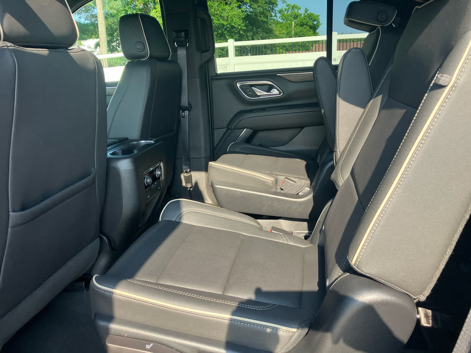 Used 2023 Chevrolet Tahoe Premier w/ Premium Package 2 AWD/4WD image 9