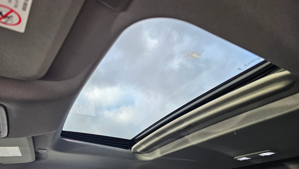 Used 2023 GMC Sierra 2500 Denali w/ Denali Ultimate Package image 15