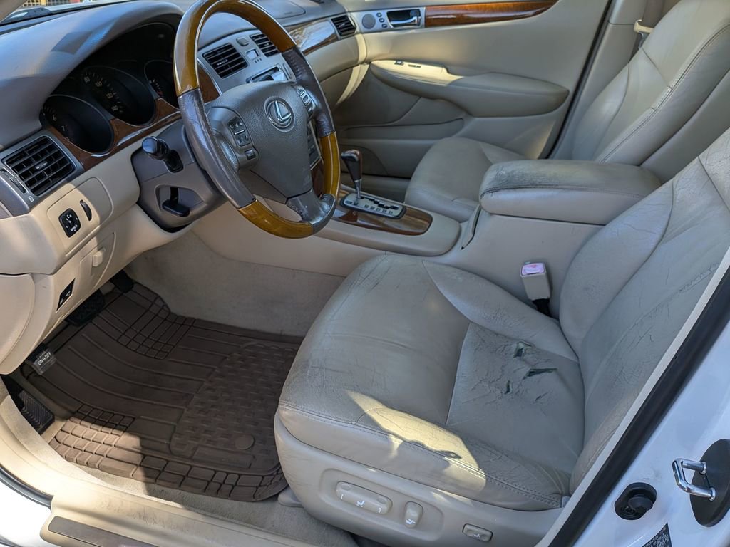 Used 2005 Lexus ES 330 image 12