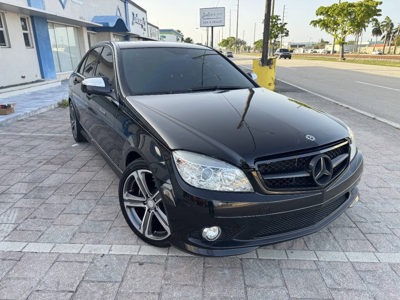 Used 2009 Mercedes-Benz C 300 Sedan image 4