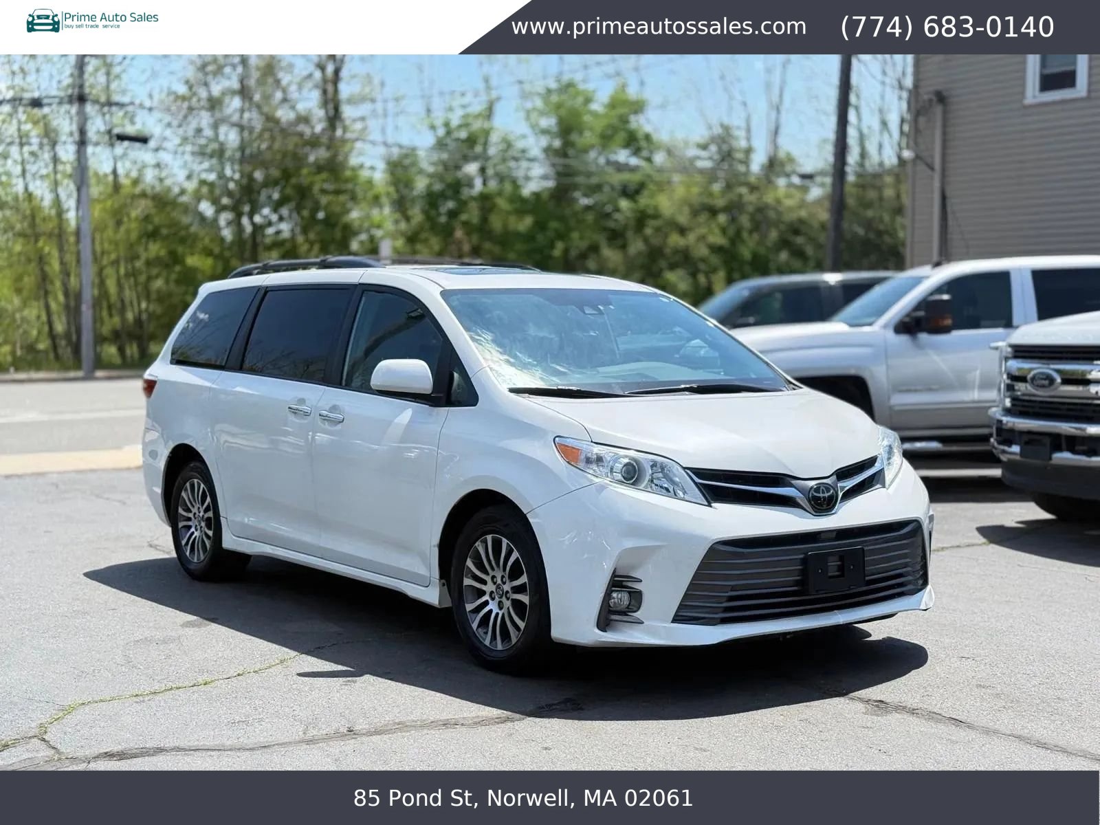 Used 2019 Toyota Sienna XLE w/ XLE Navigation Package