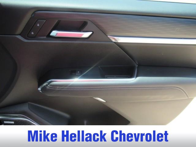 Used 2025 GMC Acadia Elevation FWD image 11