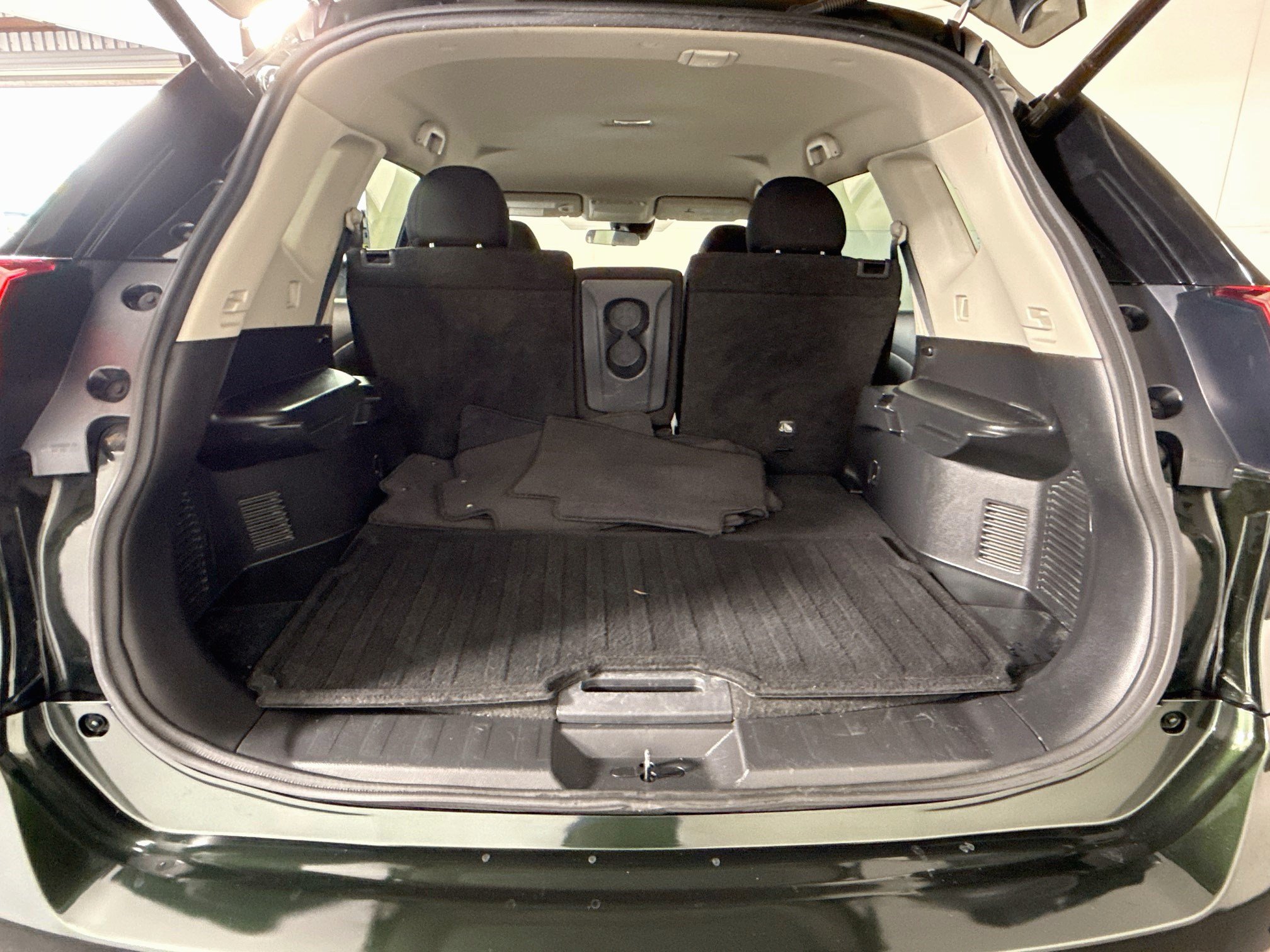 Used 2020 Nissan Rogue SV AWD/4WD image 35