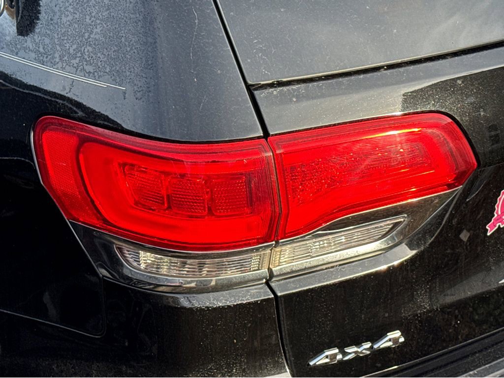 Used 2017 Jeep Grand Cherokee Limited image 4