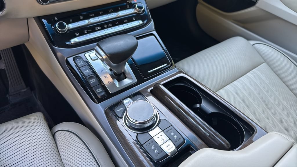 Used 2018 Genesis G90 3.3T Premium AWD/4WD image 27
