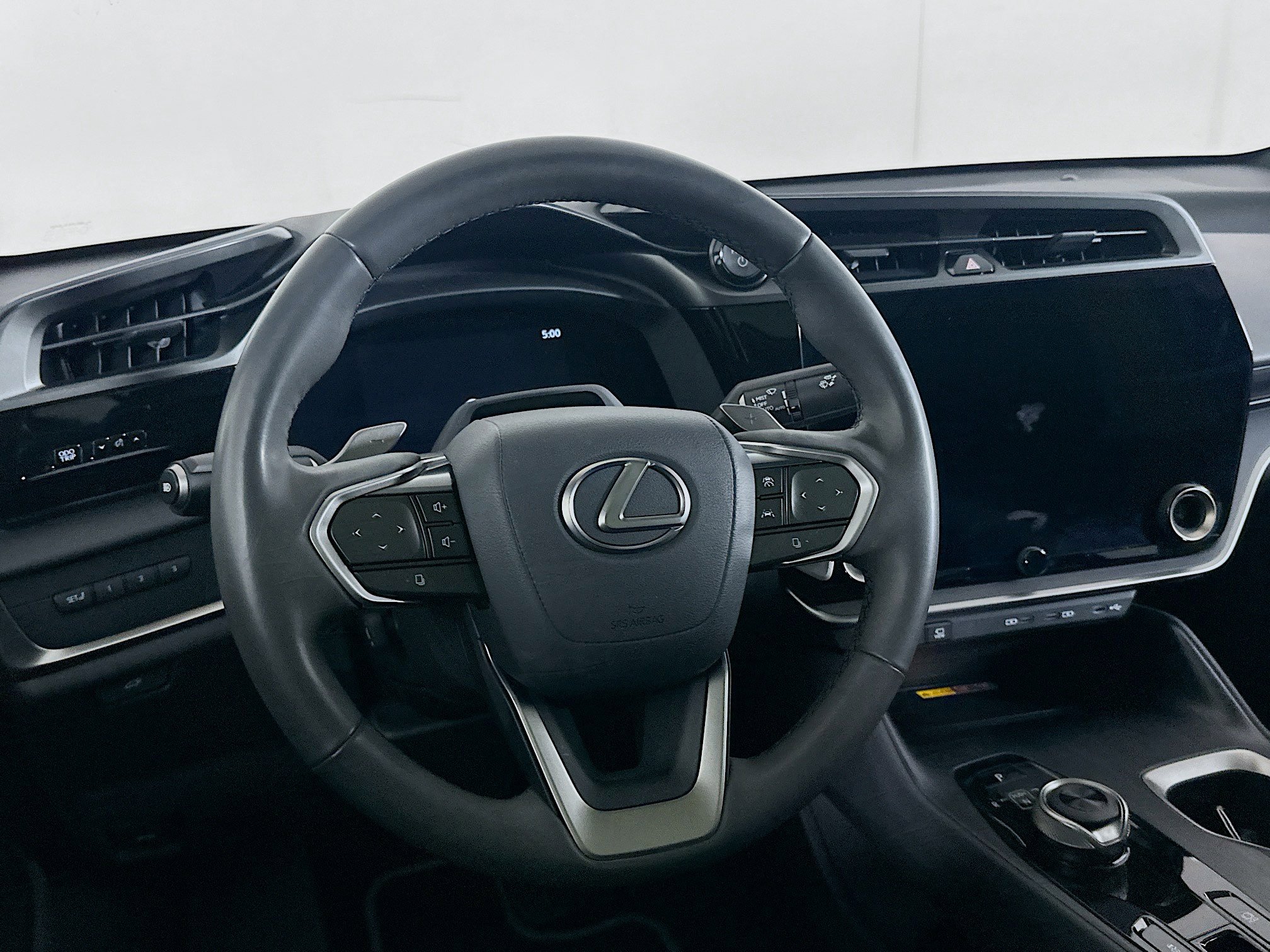 Used 2024 Lexus RZ 450e Premium w/ Accessory Package (2T) AWD/4WD image 18