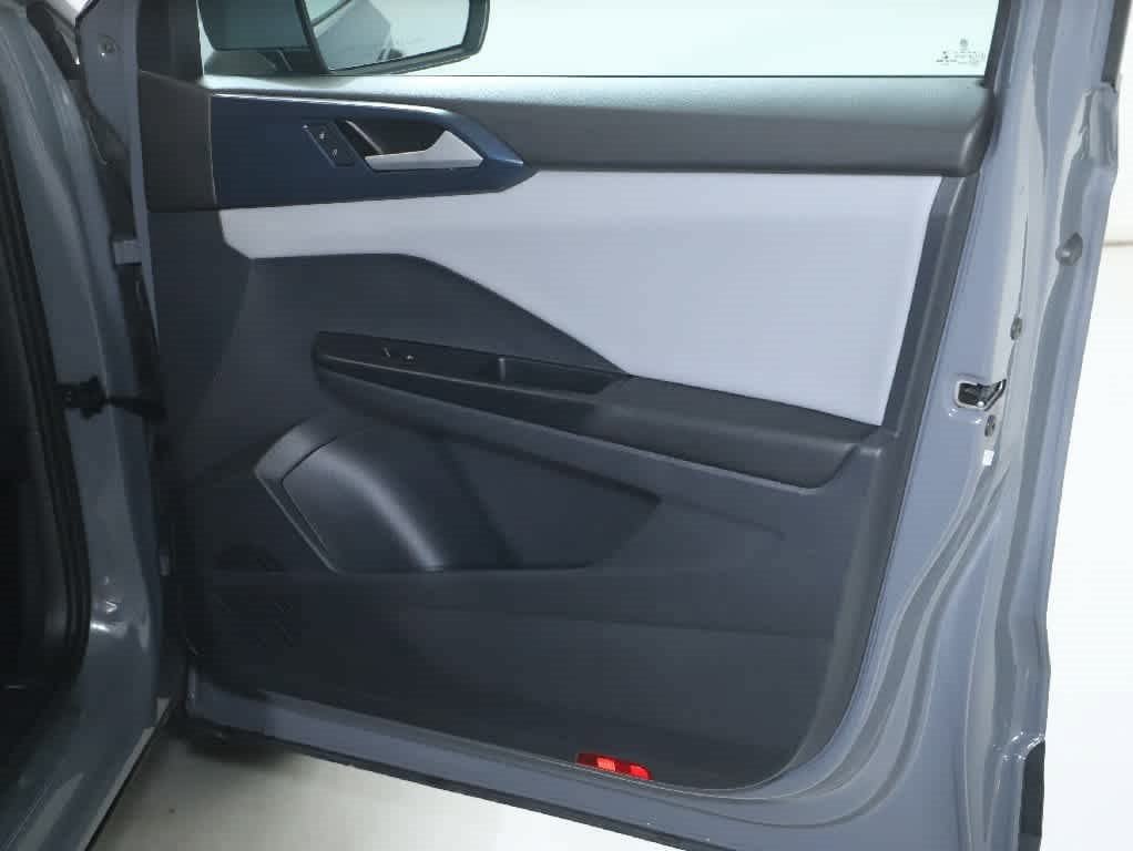 Certified 2023 Volkswagen Taos SE w/ Panoramic Sunroof Package AWD/4WD image 34