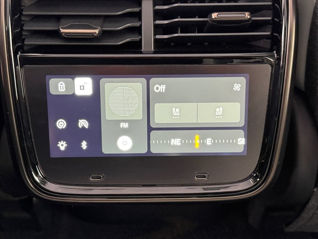 Used 2025 Rivian R1T Premium Tri AWD/4WD image 23