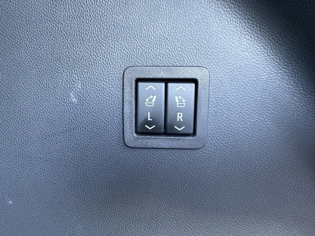 Used 2021 Buick Enclave Avenir w/ Avenir Technology Package image 16