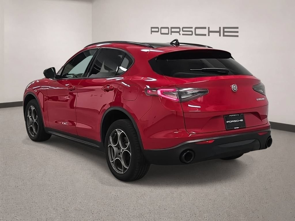 Used 2024 Alfa Romeo Stelvio Sprint RWD image 3