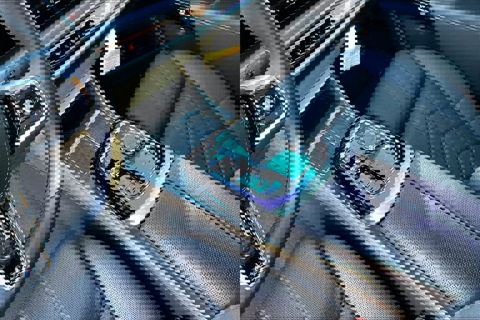 Used 2025 BMW i7 xDrive60 w/ Executive Package image 16