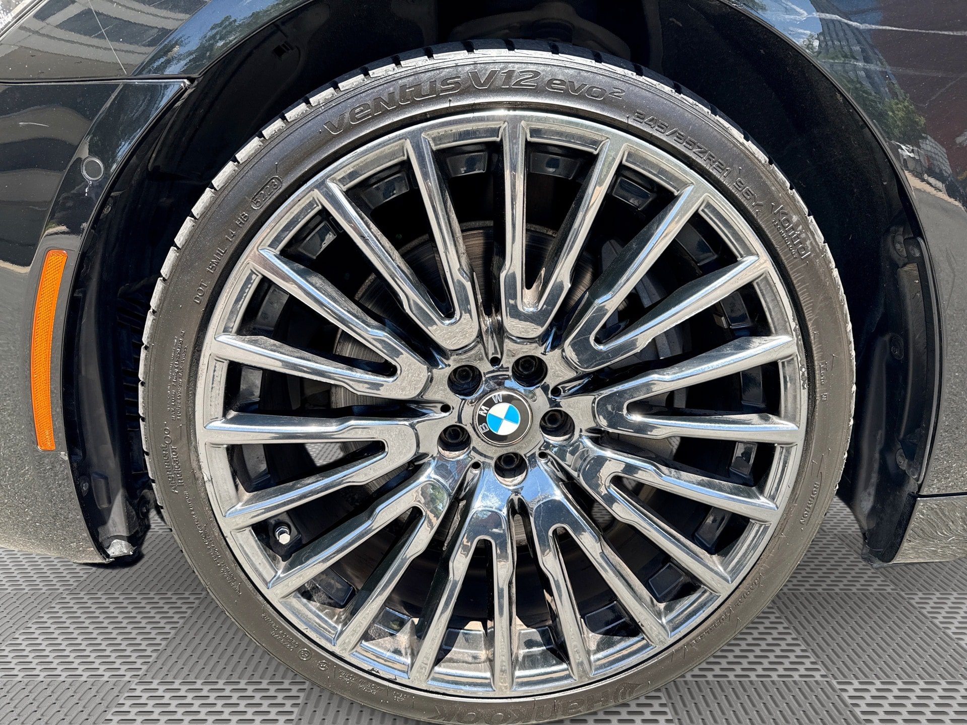 Used 2017 BMW 750i RWD image 19
