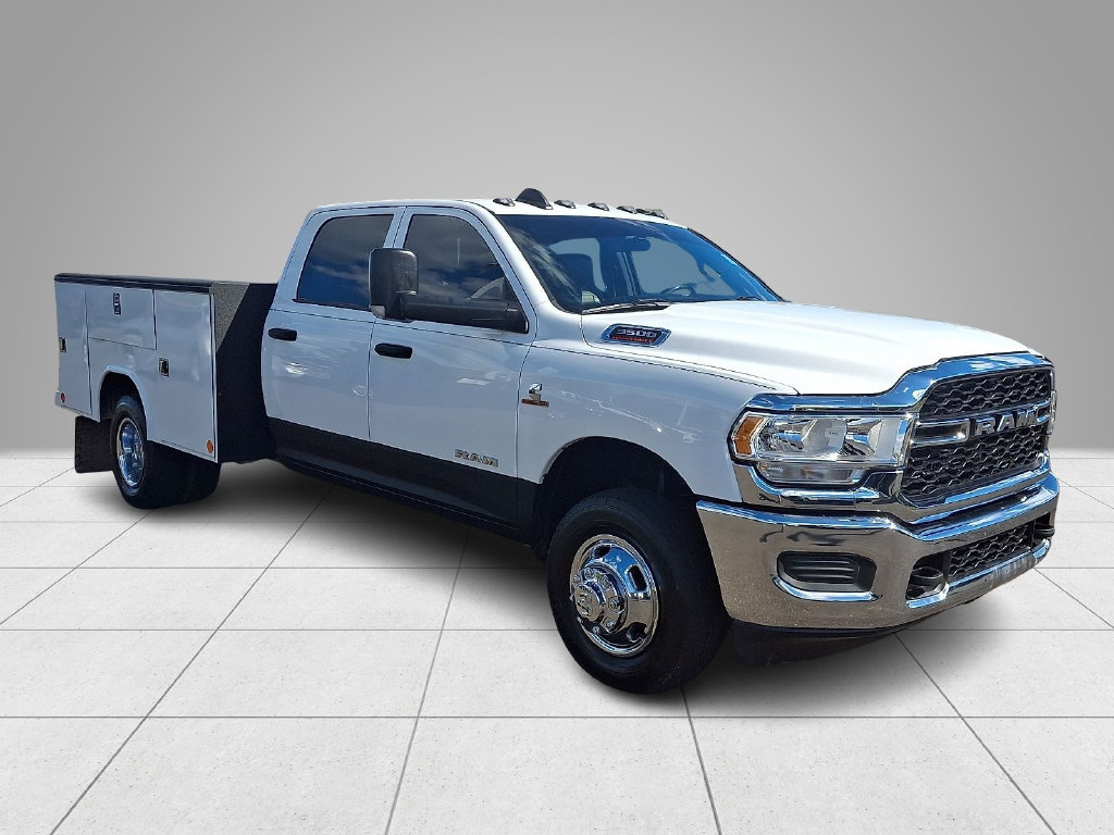 Used 2021 RAM 3500 Tradesman w/ Chrome Appearance Group AWD/4WD image 4