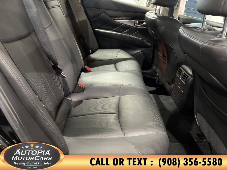 Used 2017 INFINITI Q70 3.7 image 15