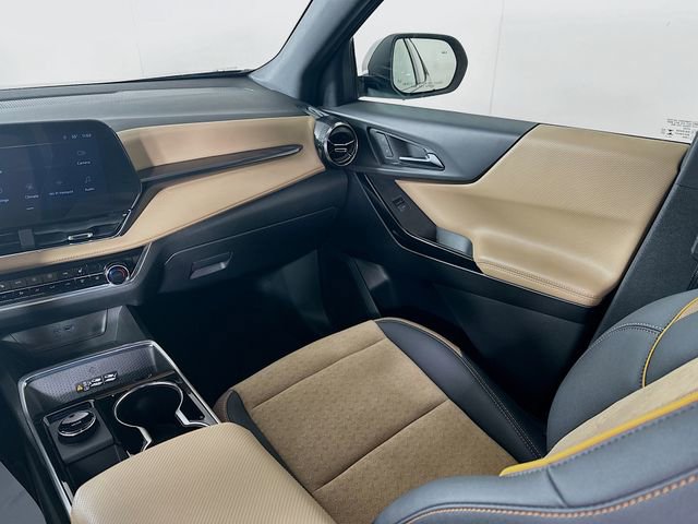 Used 2025 Chevrolet Equinox ACTIV w/ Safety and Technology Package image 24