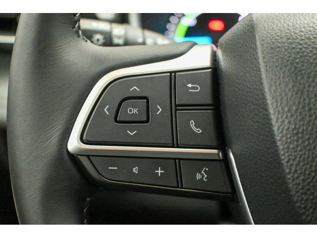 Used 2025 Toyota Highlander XLE image 39