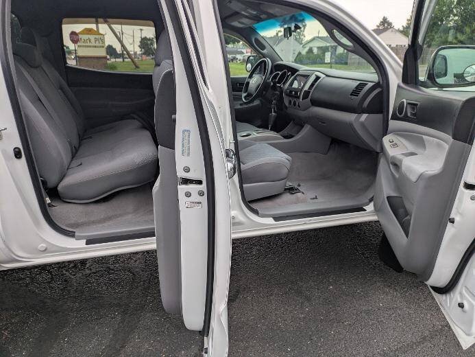 Used 2007 Toyota Tacoma PreRunner RWD image 11
