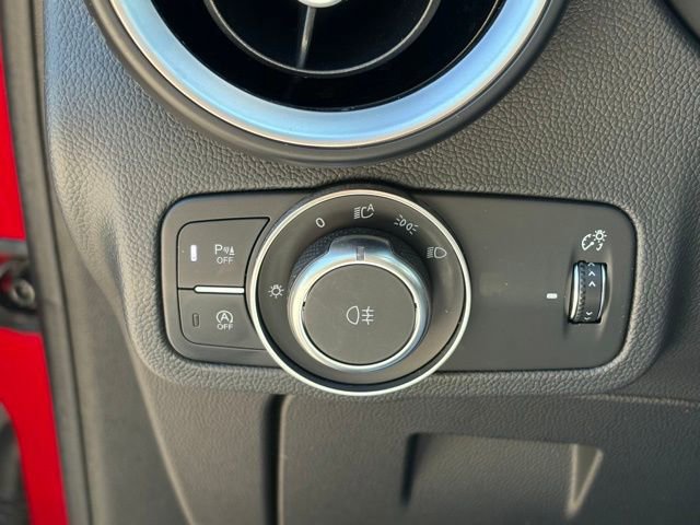 Used 2024 Alfa Romeo Stelvio AWD image 33