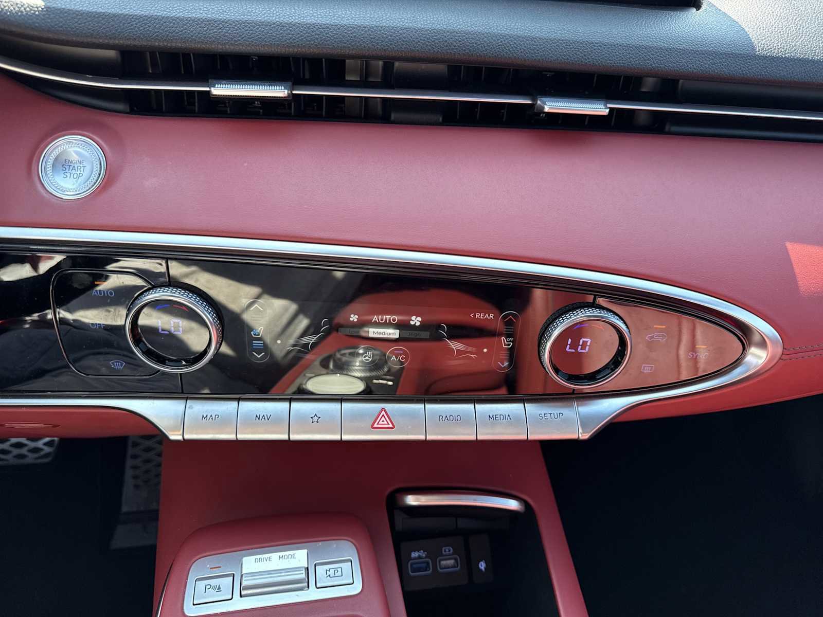 Used 2024 Genesis GV70 3.5T Sport image 12