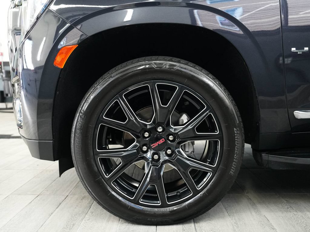 Used 2023 GMC Yukon SLT w/ SLT Premium Package AWD/4WD image 9