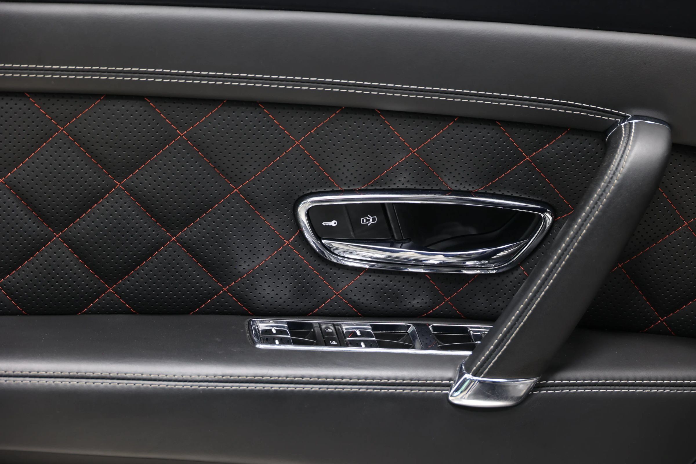 Used 2017 Bentley Flying Spur S W12 AWD/4WD image 13