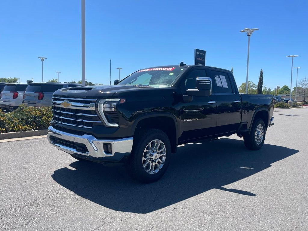Used 2025 Chevrolet Silverado 2500 LTZ w/ LTZ Convenience Package image 3