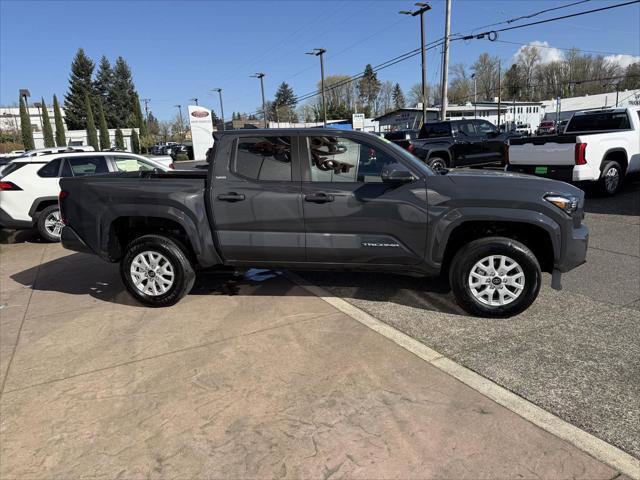 Certified 2025 Toyota Tacoma SR5 AWD/4WD image 9