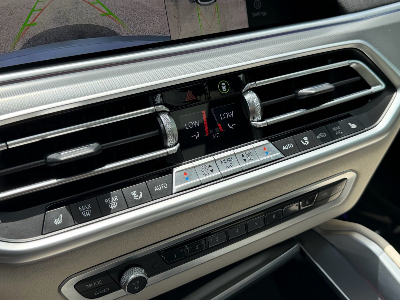Used 2023 BMW X6 xDrive40i w/ Executive Package AWD/4WD image 26