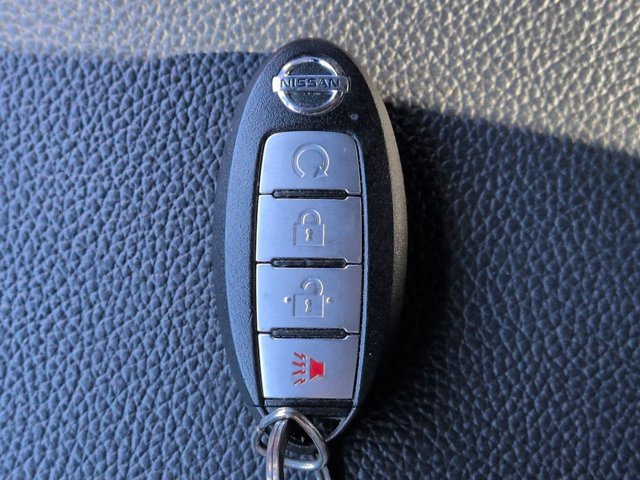 Used 2021 Nissan Titan PRO-4X w/ Pro-4x Convenience Package image 30