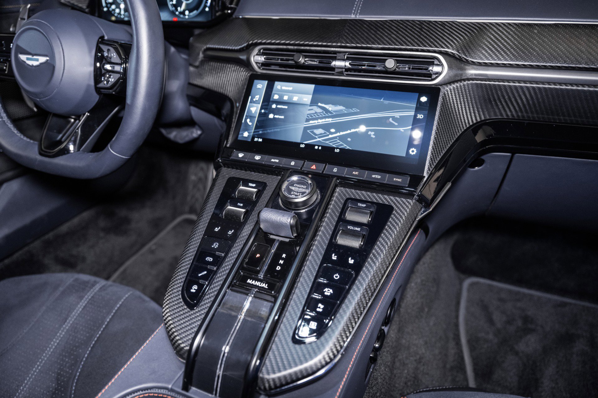 Used 2025 Aston Martin V8 Vantage Coupe image 20