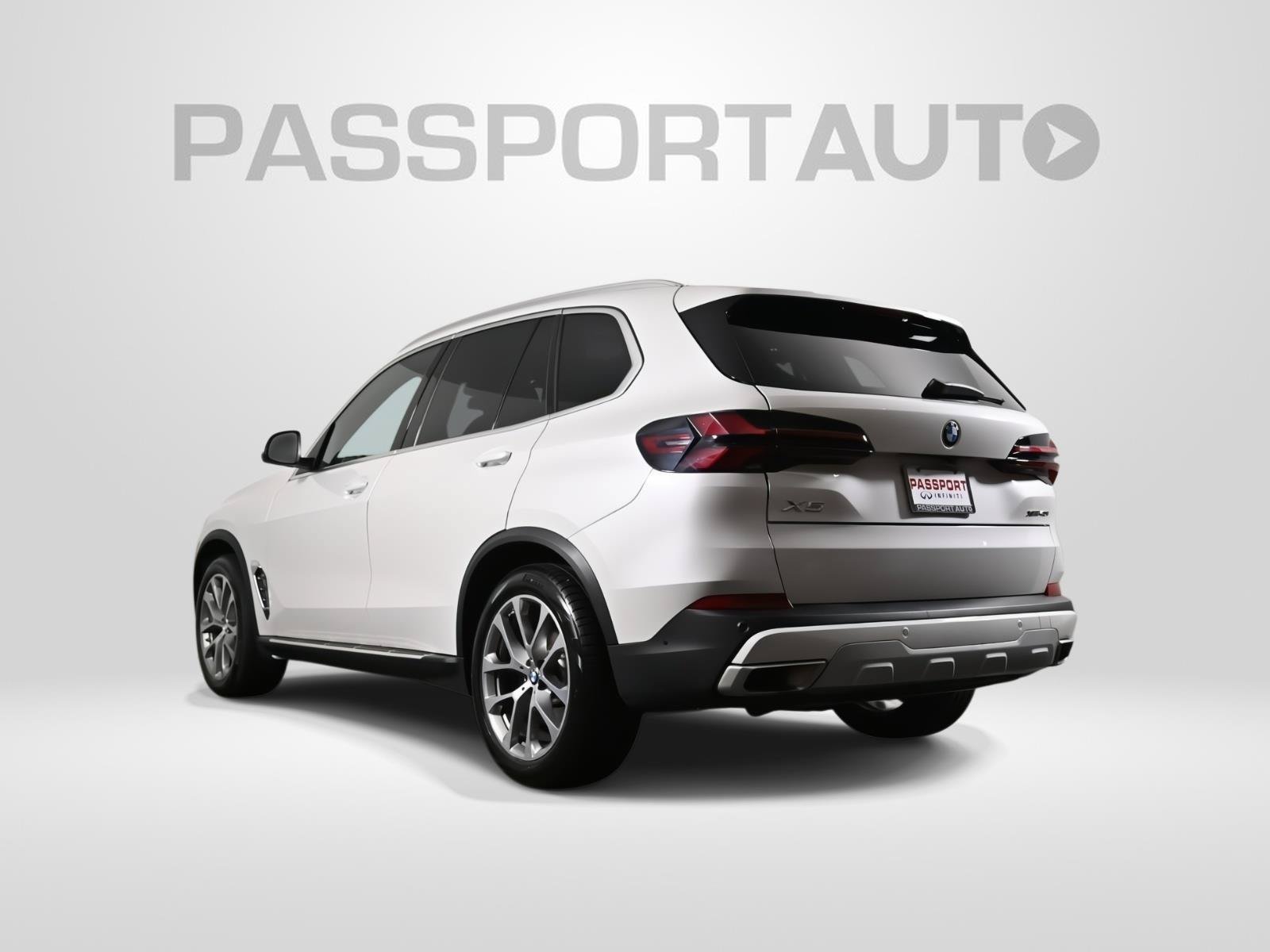 Used 2024 BMW X5 xDrive40i w/ Premium Package AWD/4WD image 5