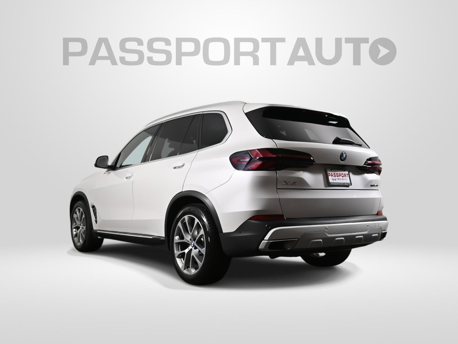 Used 2024 BMW X5 xDrive40i w/ Premium Package AWD/4WD image 5