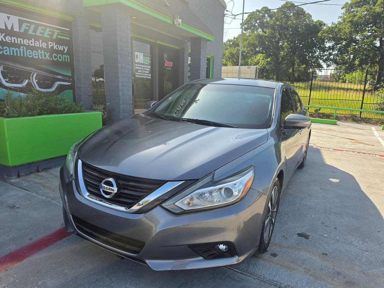 Used 2016 Nissan Altima 2.5 SL w/ 2.5 Technology Package FWD image 3