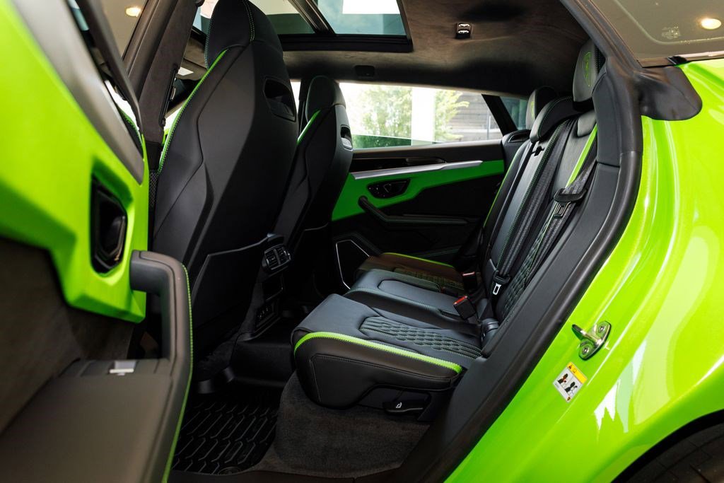 Used 2025 Lamborghini Urus SE image 39