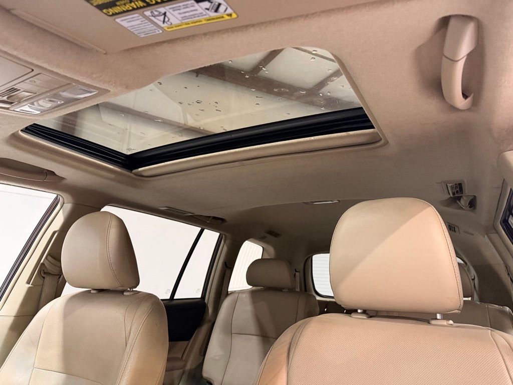Used 2013 Toyota Highlander Limited image 25