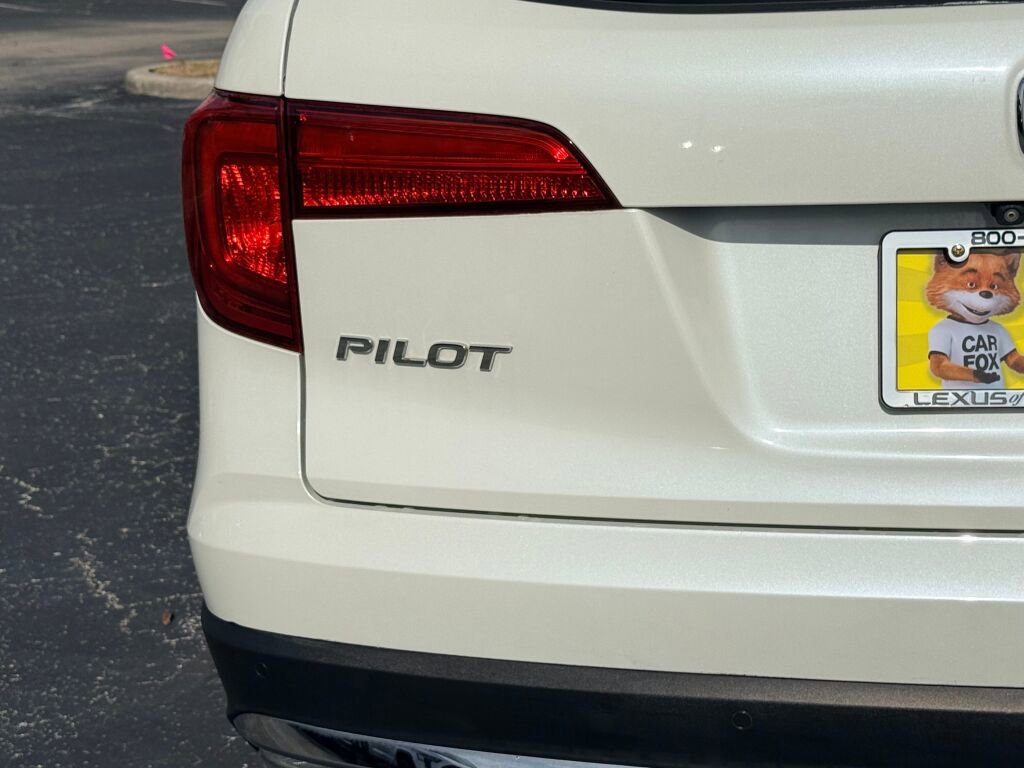 Used 2016 Honda Pilot Touring image 11