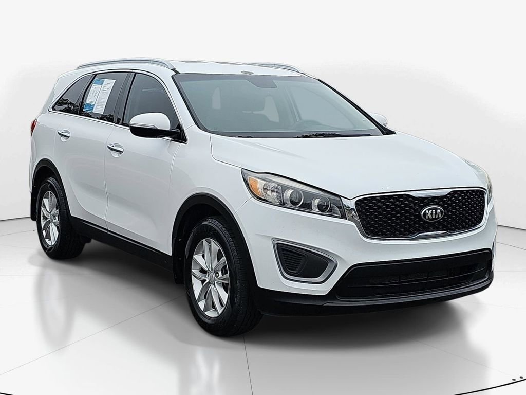 Used 2017 Kia Sorento FWD image 3