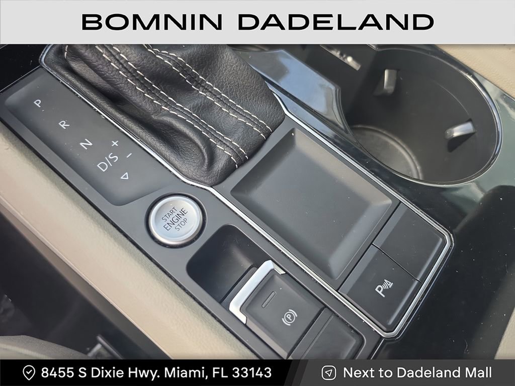 Used 2021 Volkswagen Atlas SEL R-Line image 26