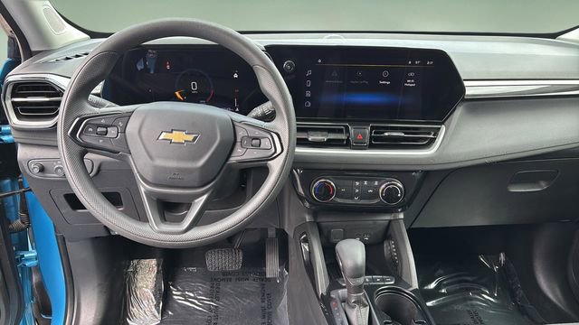Used 2025 Chevrolet TrailBlazer LT w/ Driver Confidence Package AWD/4WD image 12
