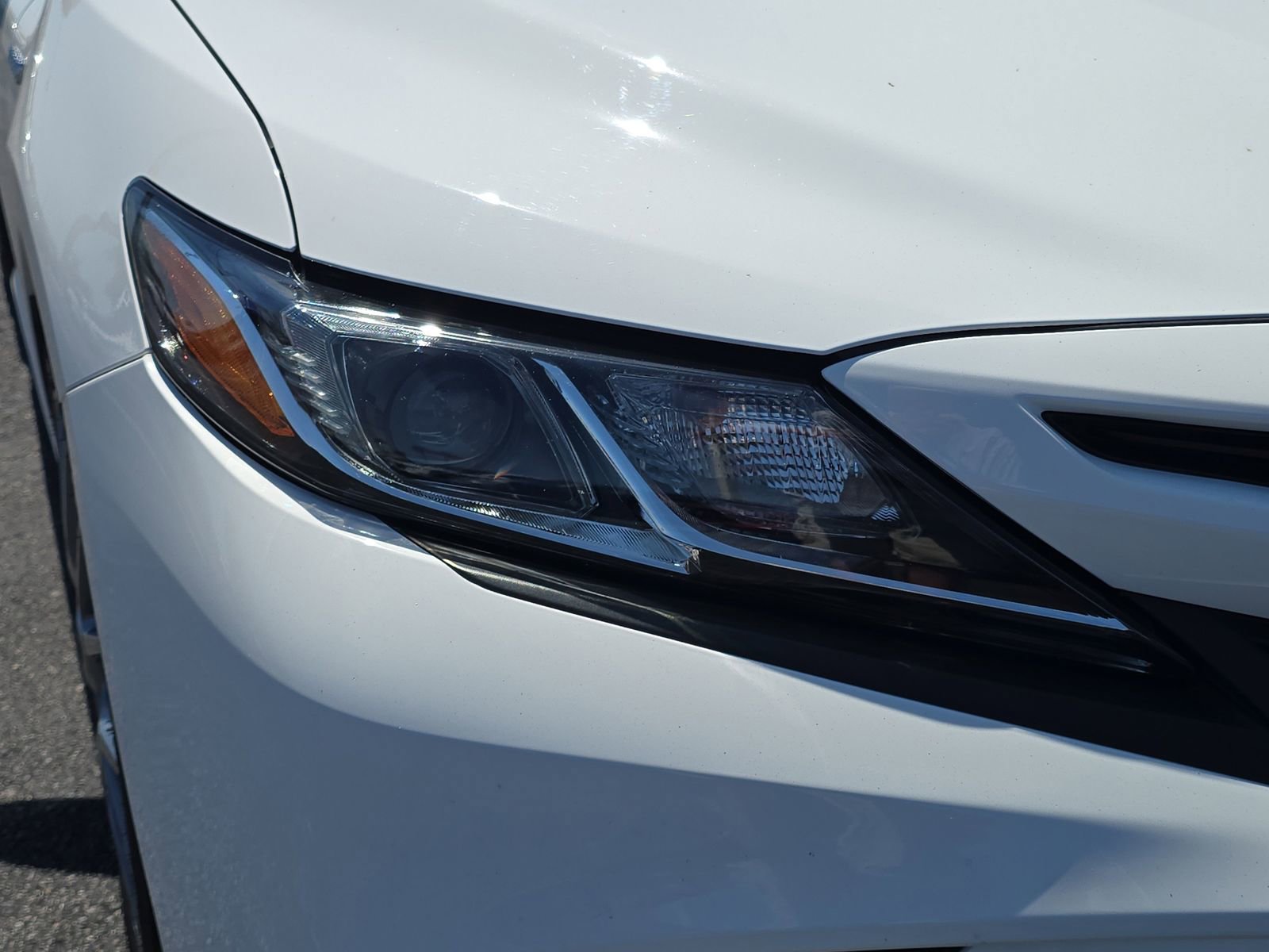 Used 2020 Toyota Camry SE FWD image 7