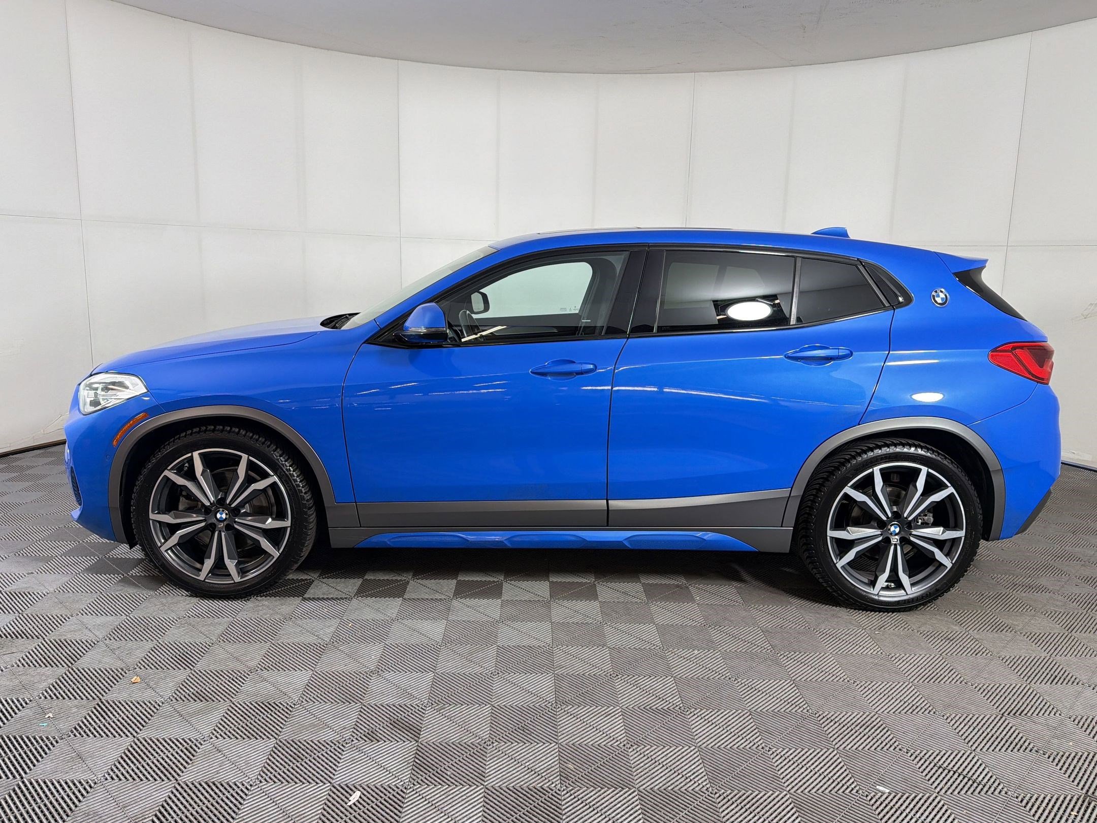 Used 2018 BMW X2 xDrive28i image 2