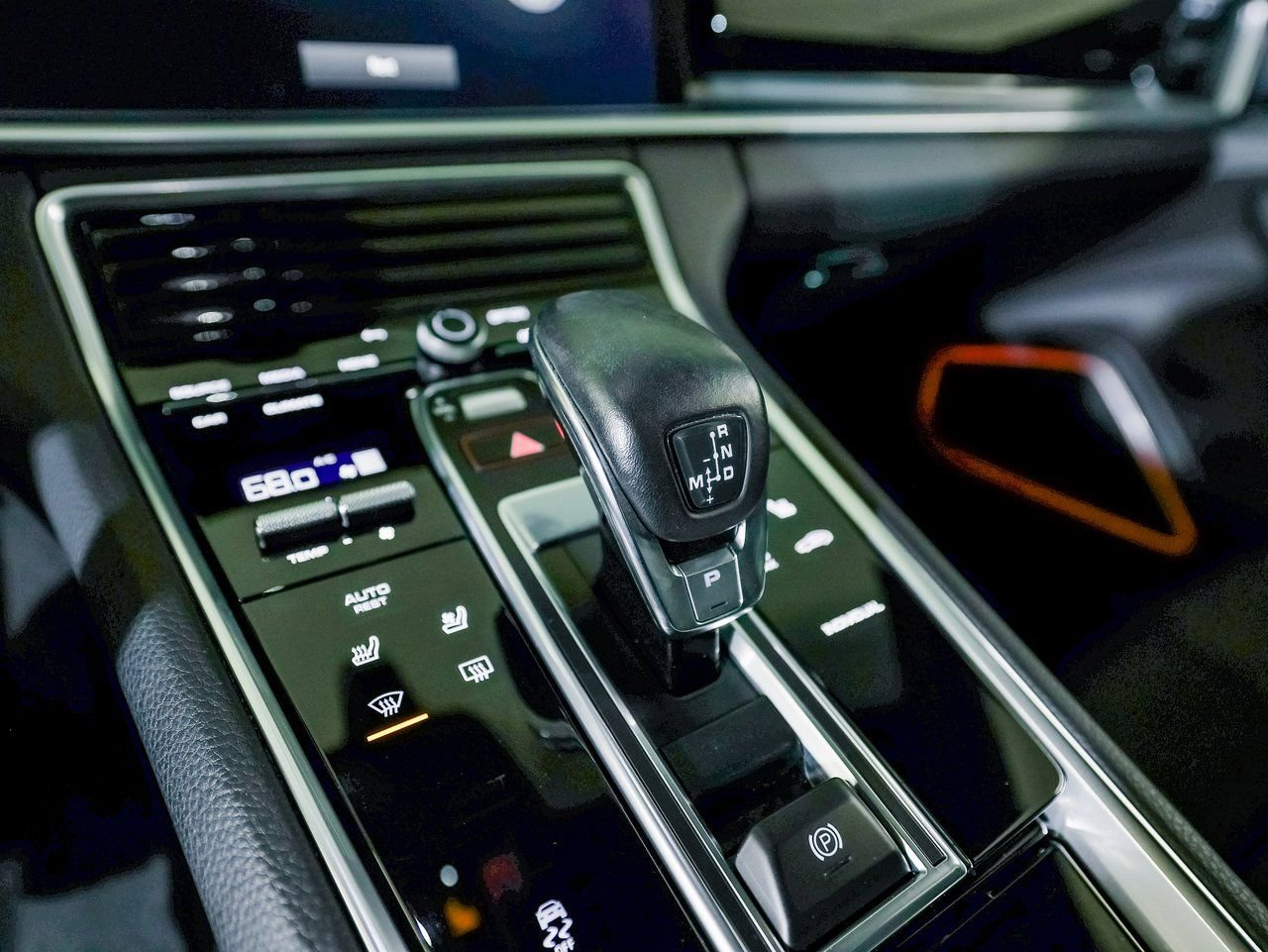 Certified 2023 Porsche Panamera Platinum Edition image 20