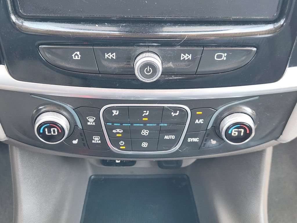 Used 2019 Chevrolet Traverse LT FWD image 18