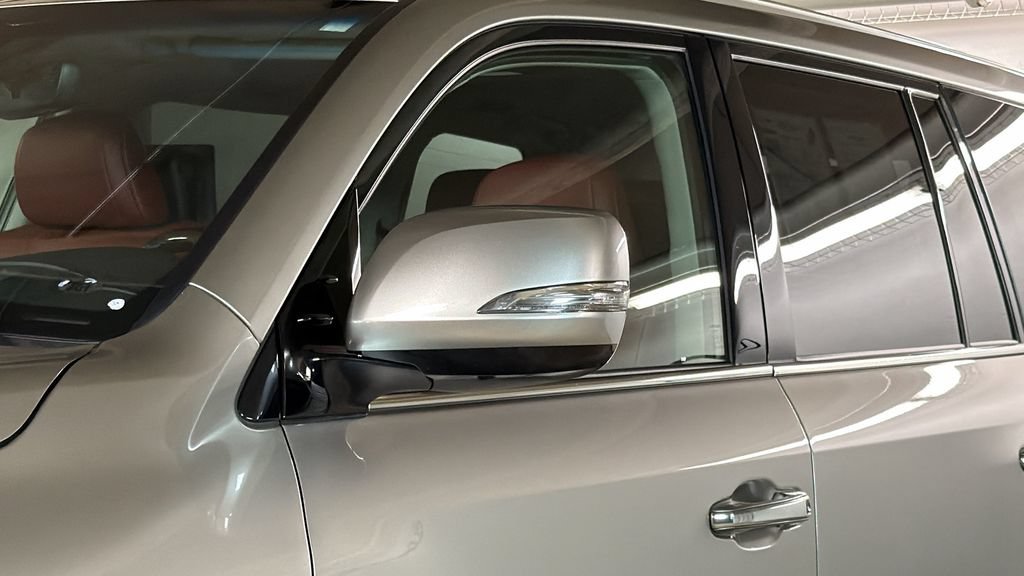 Used 2018 Lexus LX 570 4WD w/ Luxury Package image 5
