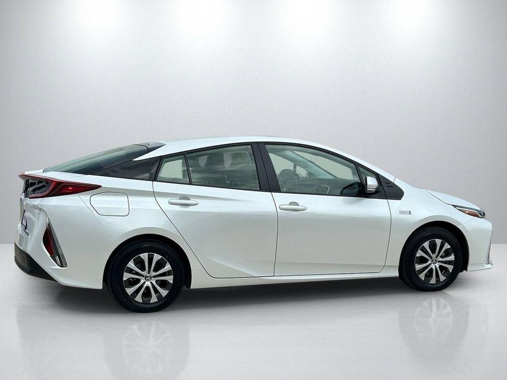 Used 2022 Toyota Prius Prime LE FWD image 4