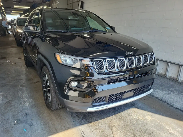 Used 2024 Jeep Compass Limited AWD/4WD image 5