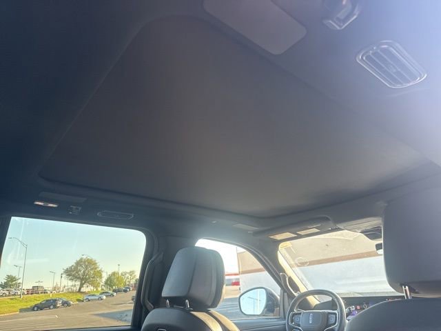 New 2026 Lincoln Navigator Reserve image 21