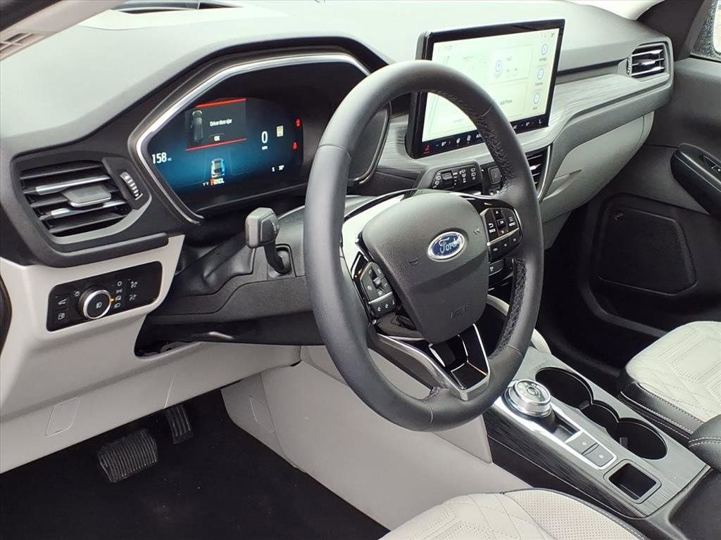 Certified 2023 Ford Escape Platinum w/ Premium Technology Package image 14