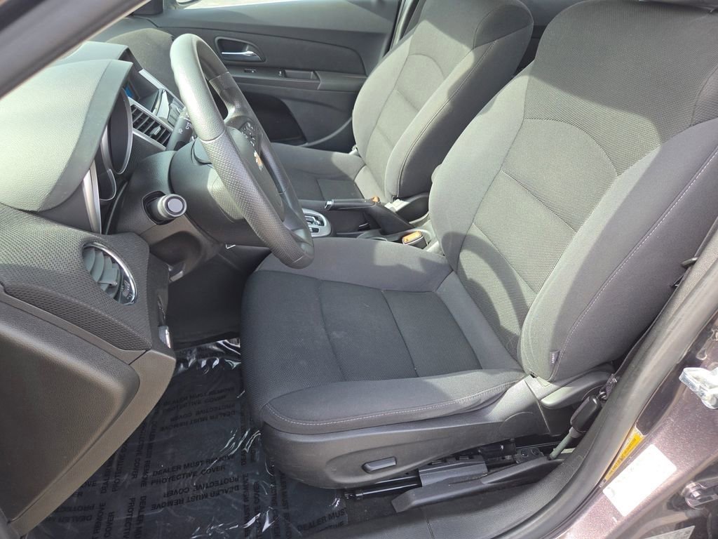 Used 2016 Chevrolet Cruze LT FWD image 5