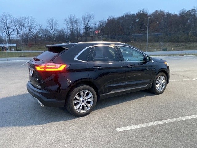 Used 2019 Ford Edge Titanium image 5